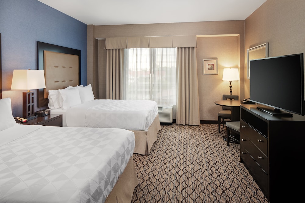 Holiday Inn Detroit Metro Airport 10/58