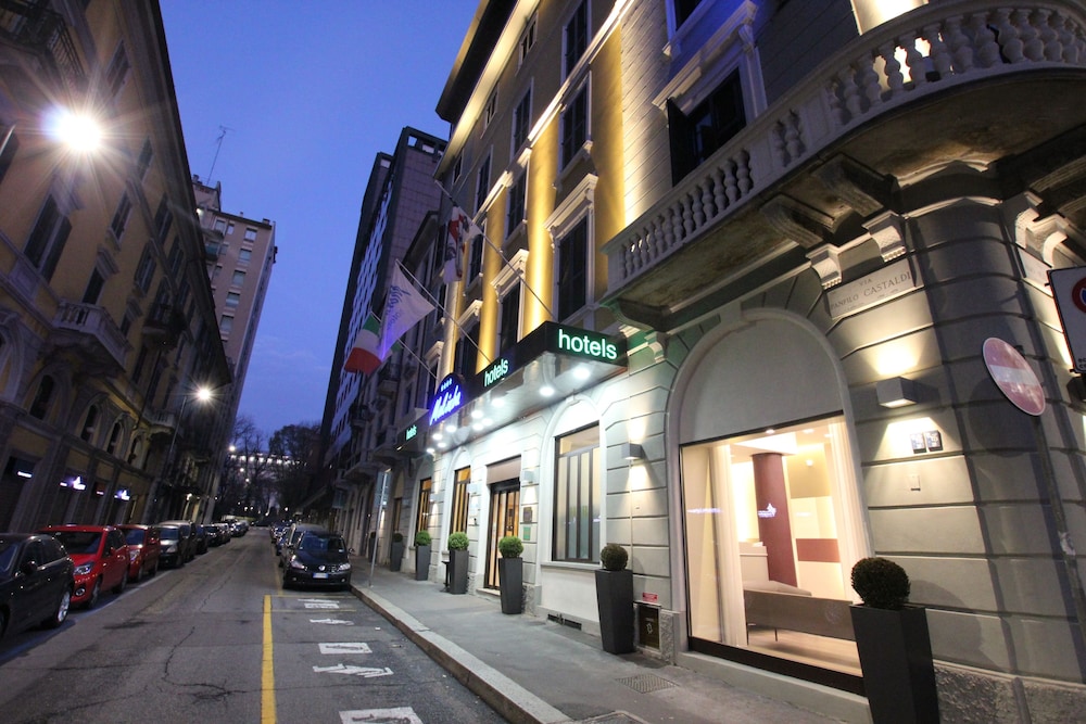 Mokinba Hotel Baviera 65/72