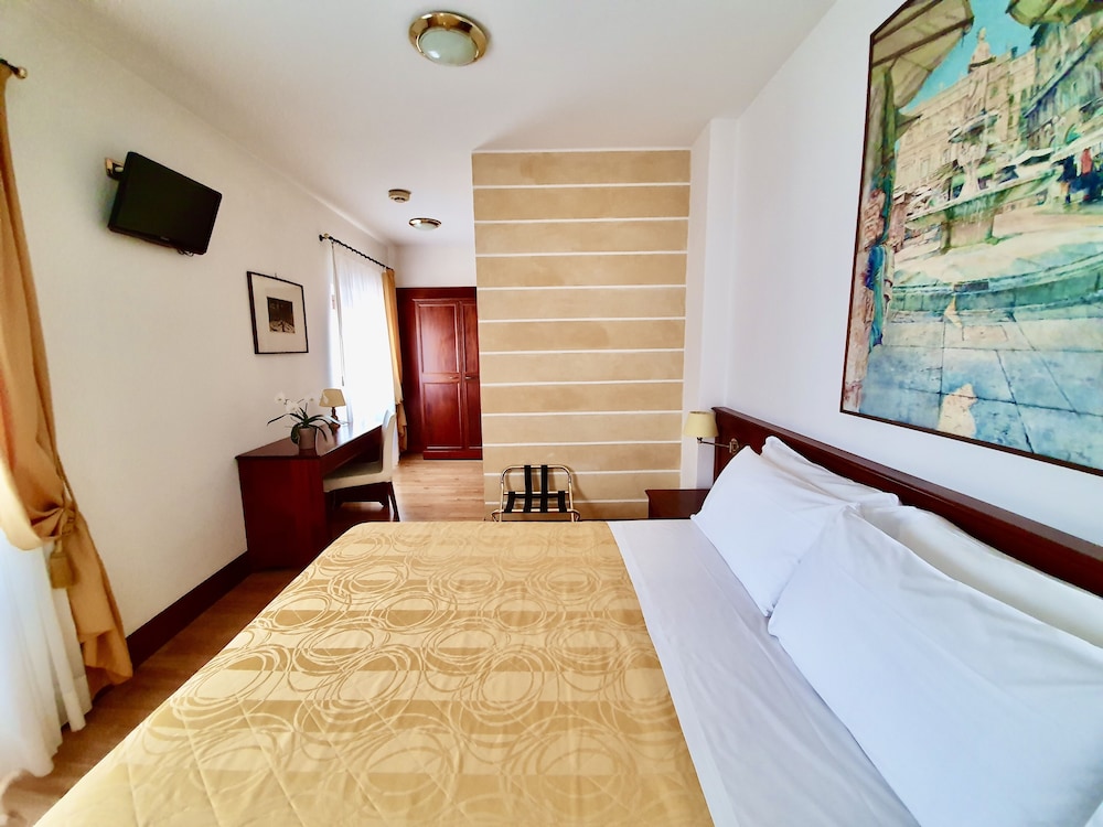 Hotel Aurora 16/50