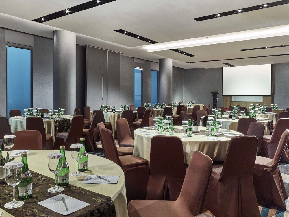 Novotel Karawang 56/64
