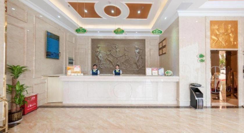 Vienna Hotel (Shenzhen Bantian Vanke Diwuyuan) 6/49