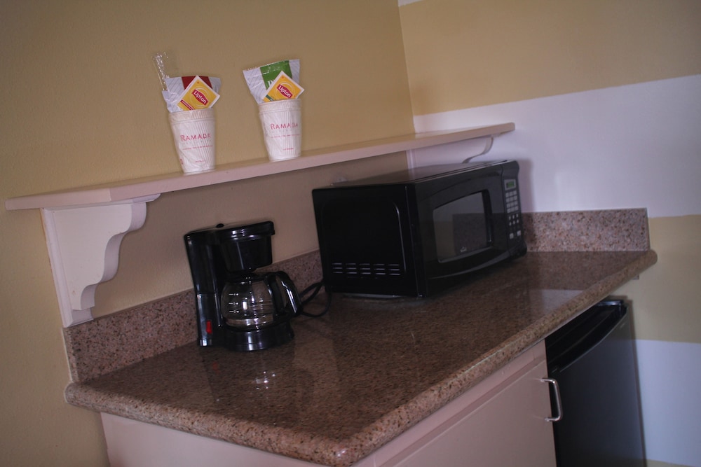 Ramada By Wyndham Suites South Padre Island 25/37