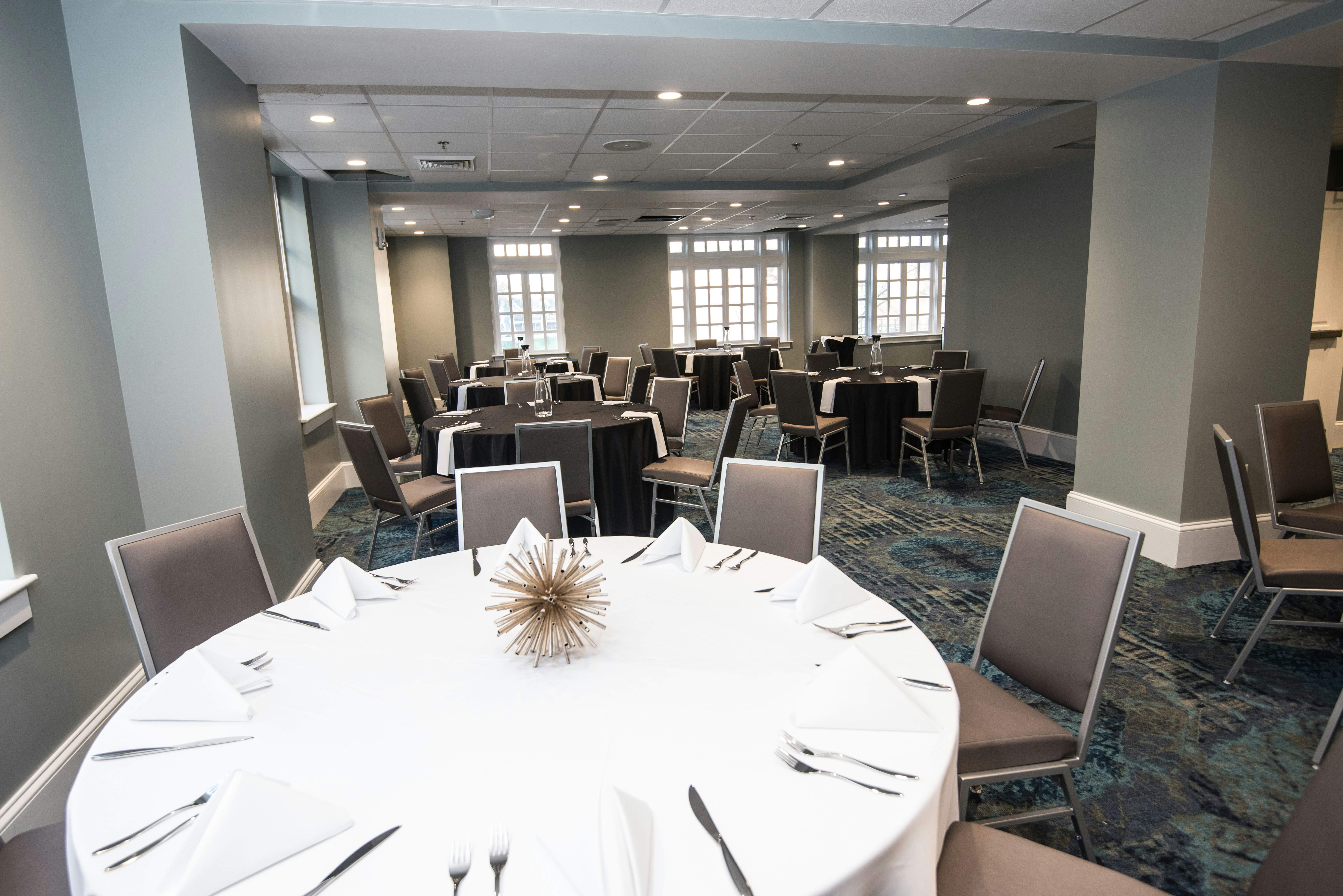 Redmont Hotel Birmingham, Curio Collection by Hilton 24/25