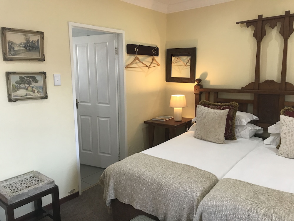 The Crown Guesthouse 6/50