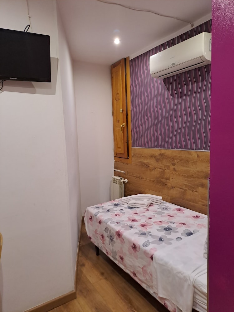 Hostal Victoriano 14/90