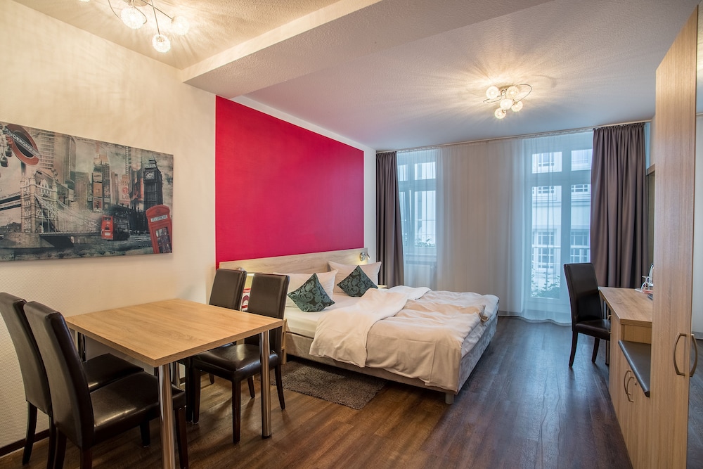 SUPERIOR, DOUBLE BED