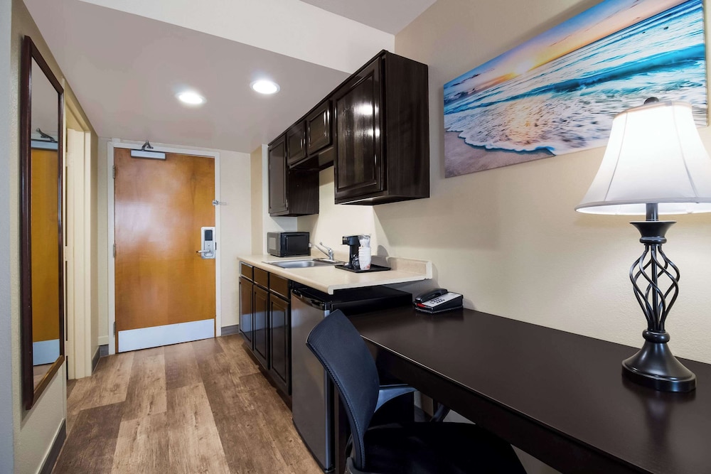Quality Inn & Suites North Myrtle Beach photo2