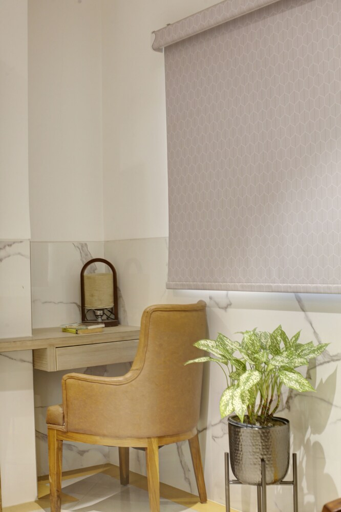 AIRPORT HOTEL DELHI 37 8/64