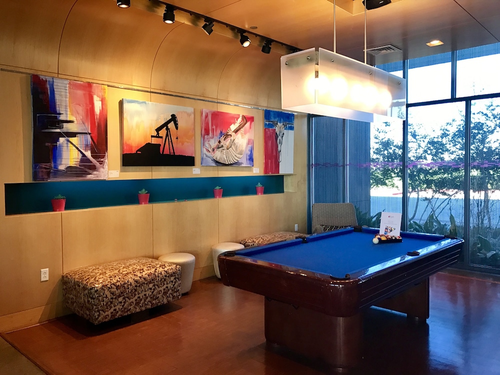 Aloft Plano 9/33