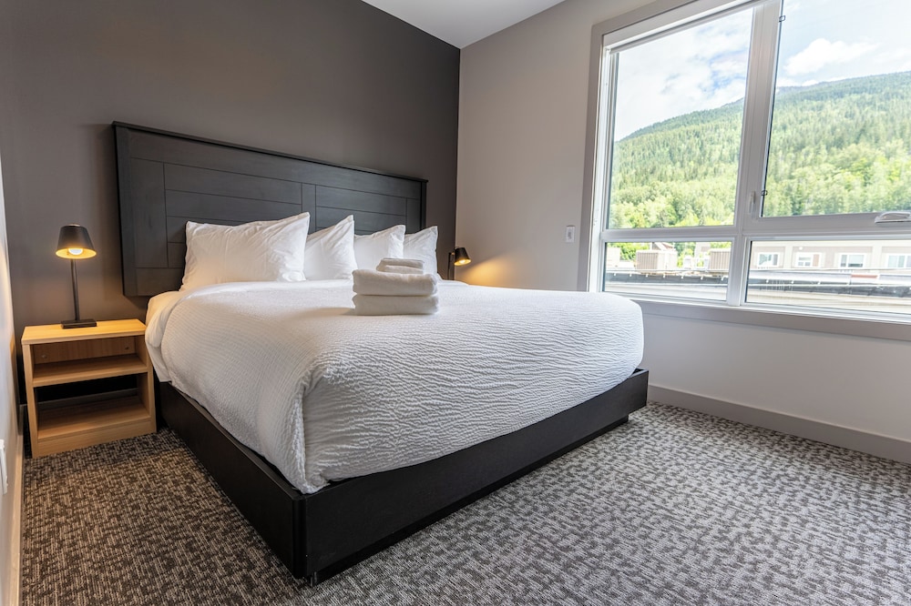 Basecamp Suites Revelstoke 8/50