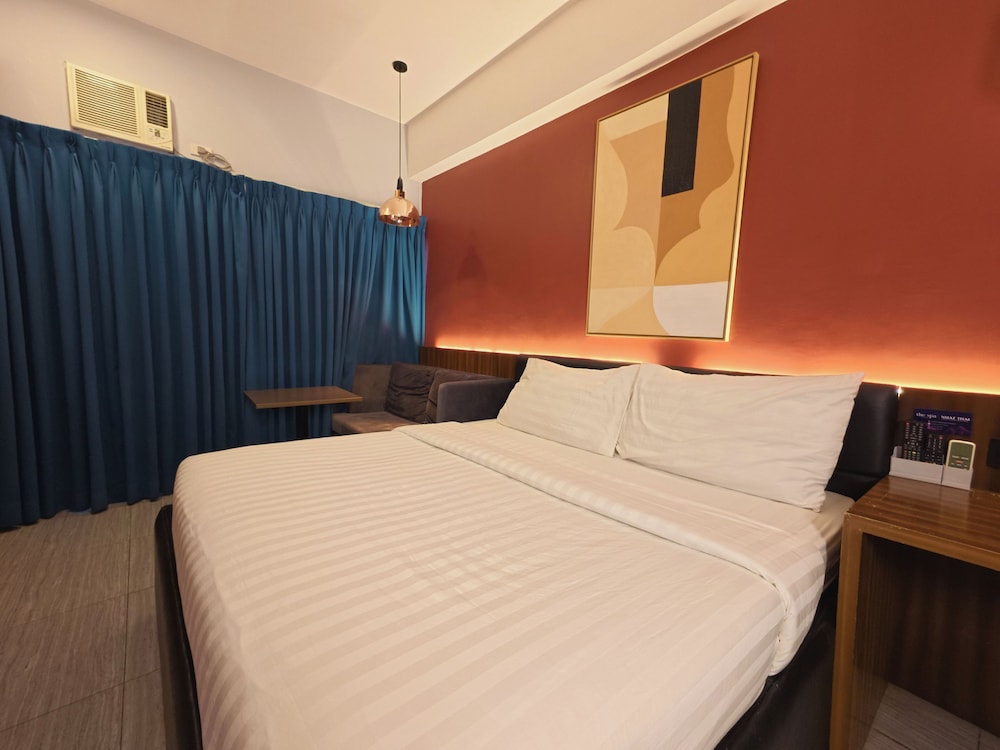 Pacific Skyloft Hotel 11/66
