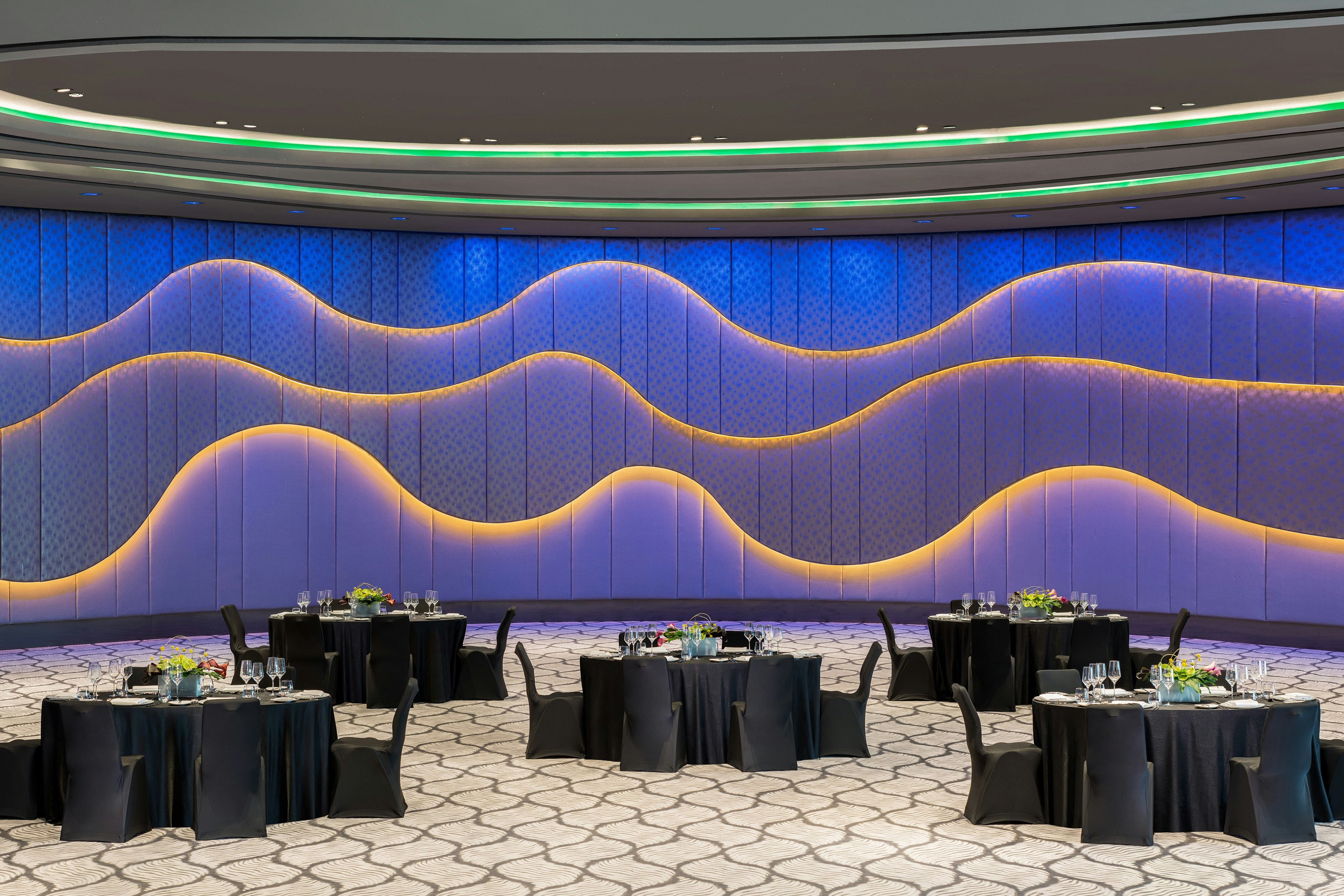 W Dubai – The Palm 57/61