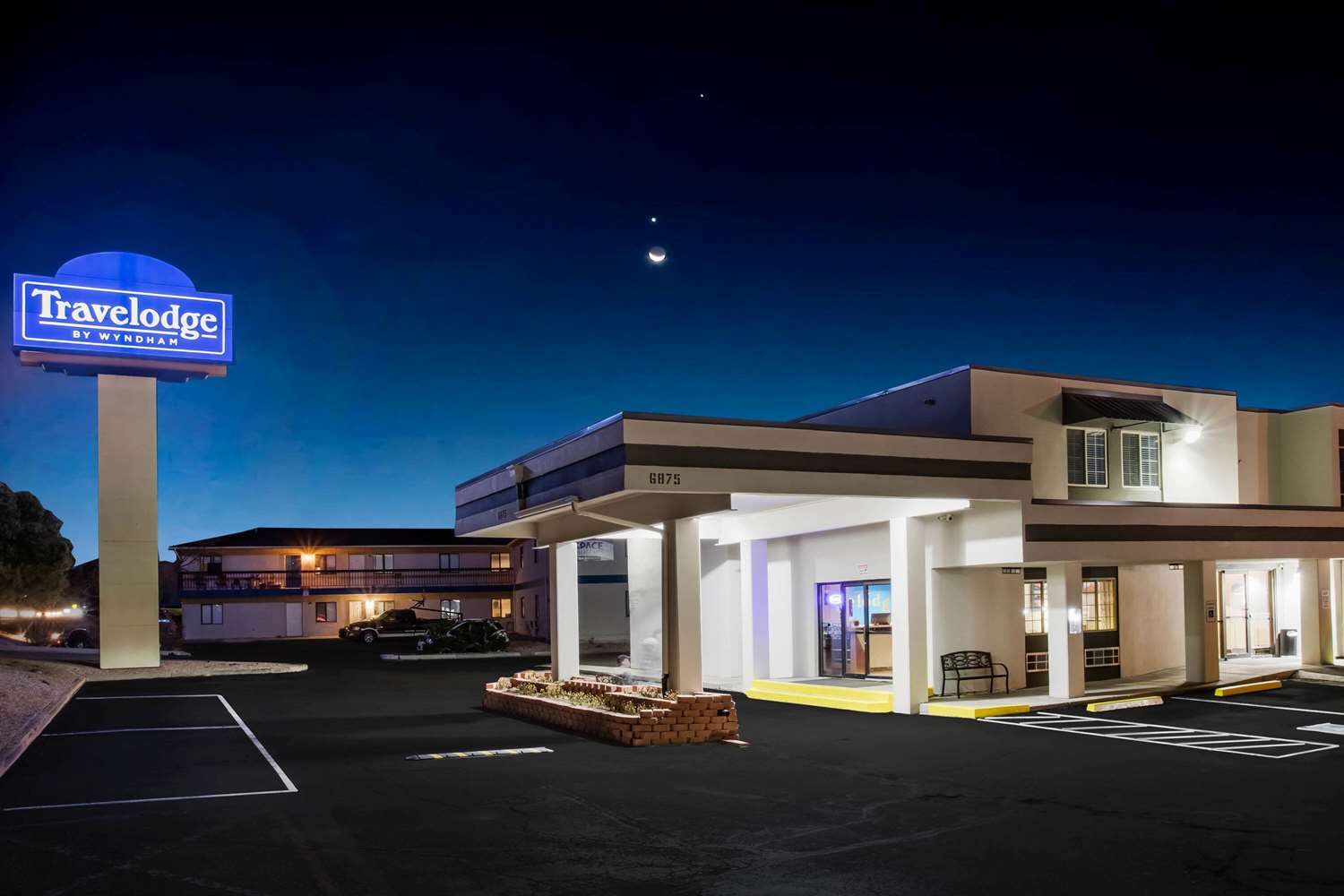 Travelodge by Wyndham Colorado Springs Airport/Peterson AFB 4/44