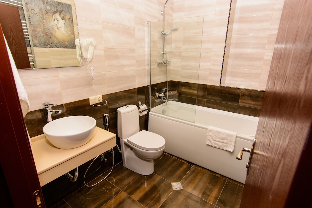 جناح بشرفة، River Side Tbilisi Boutique Hotel 9/10