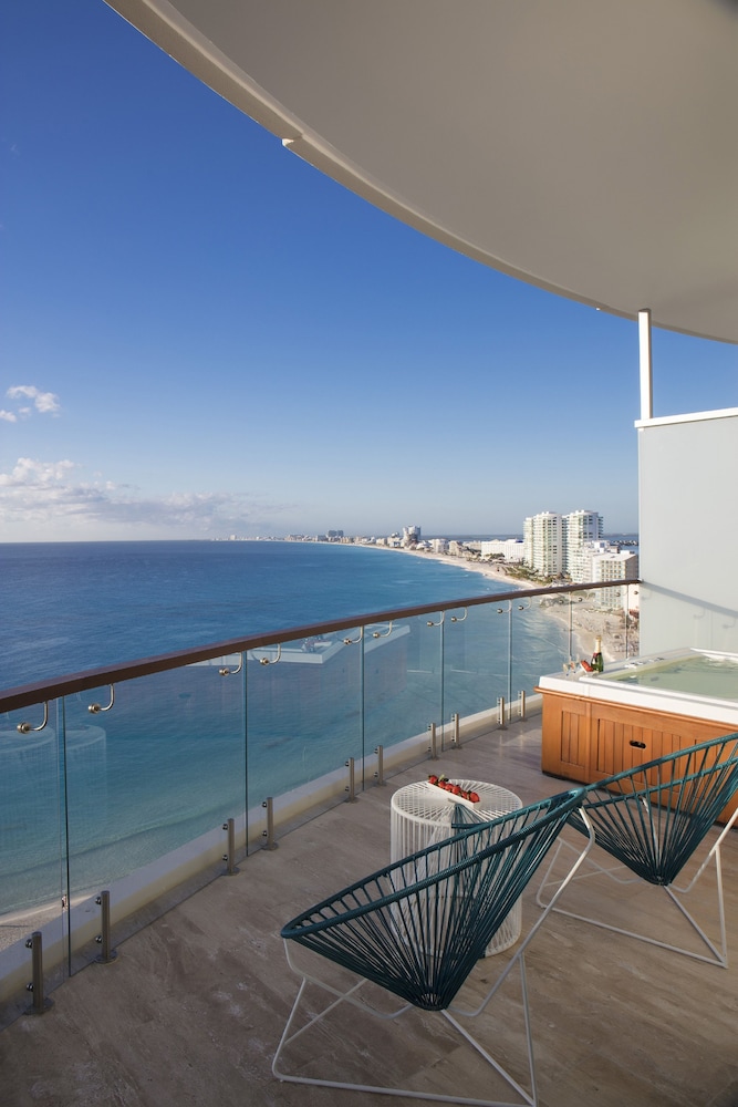 Altitude By Krystal Grand Punta Cancun All Inclusive 45/75