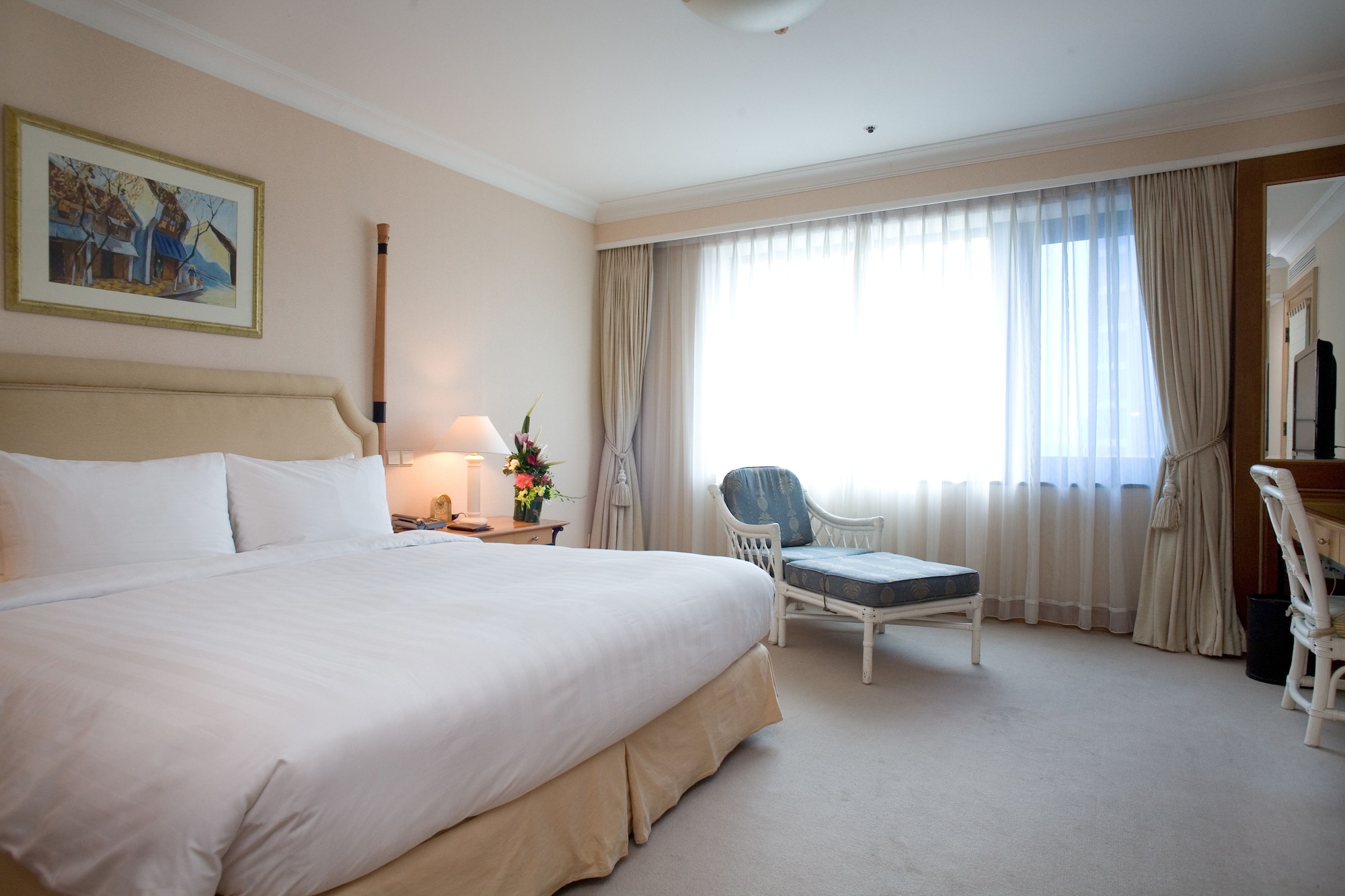 Club King Room