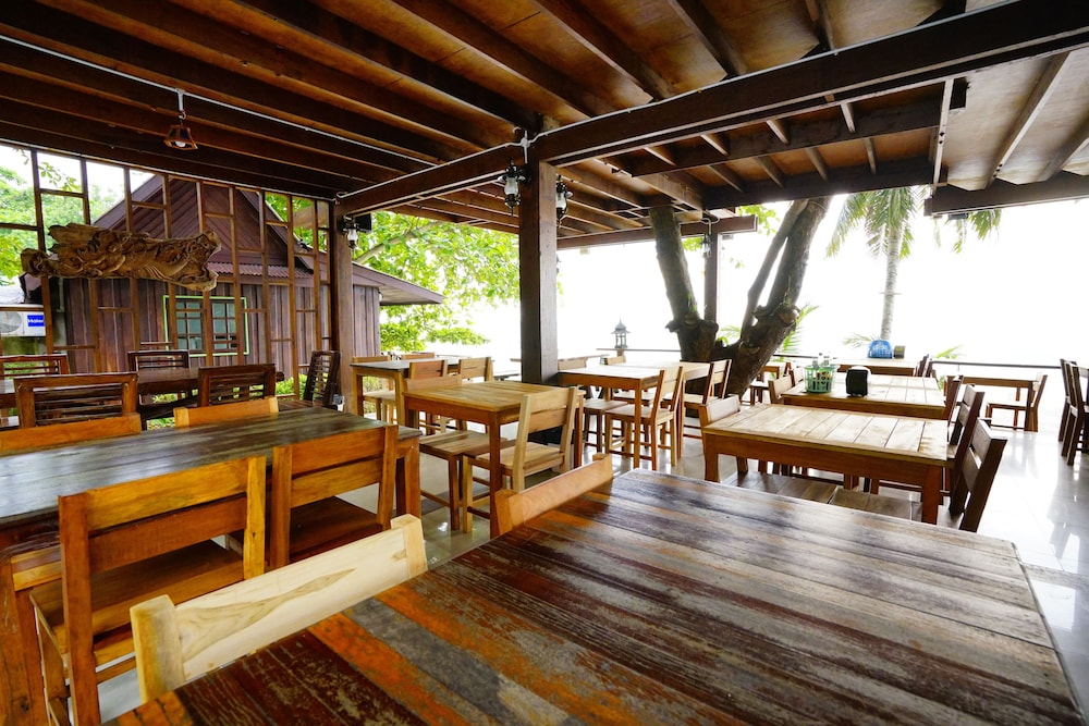 Apple Beachfront Resort 41/69