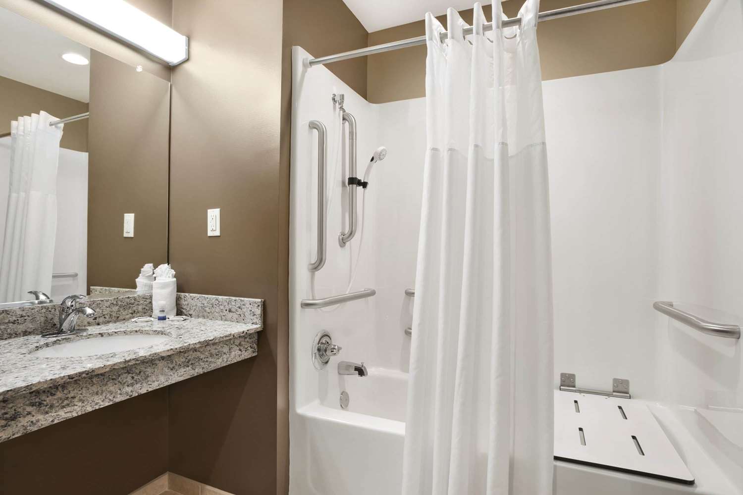 Microtel Inn Suites By Wyndham Cambridge 30/31