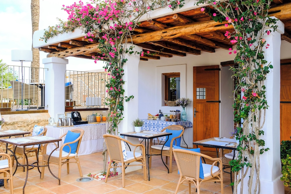 Can Lluc Boutique Country Hotel & Villas 80/92