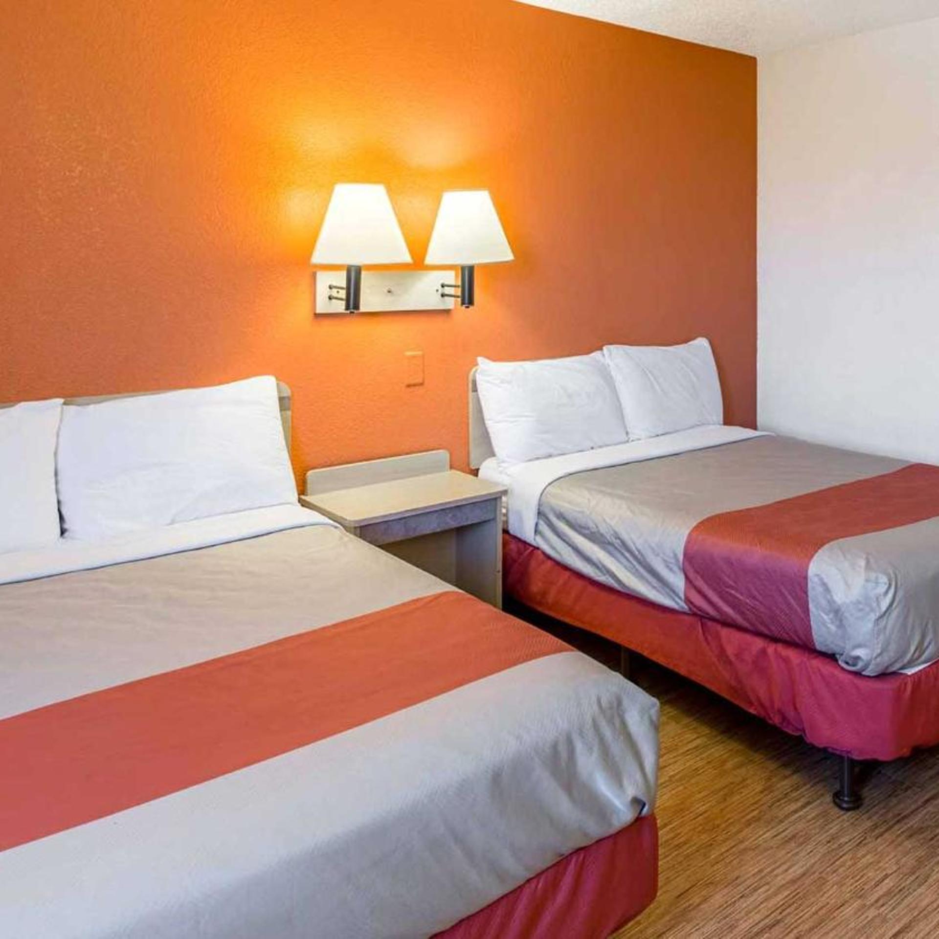 2 Queen Beds - Hearing Accessible, Non-Smoking, Motel6 Council Bluffs, IA - Omaha East 3/10
