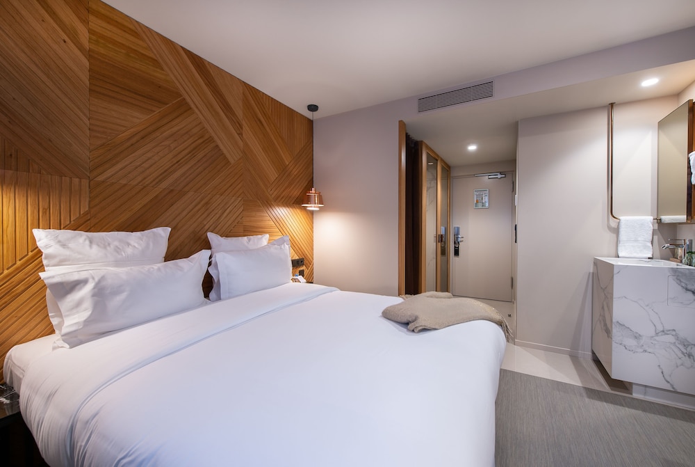 9hotel Paquis 10/50