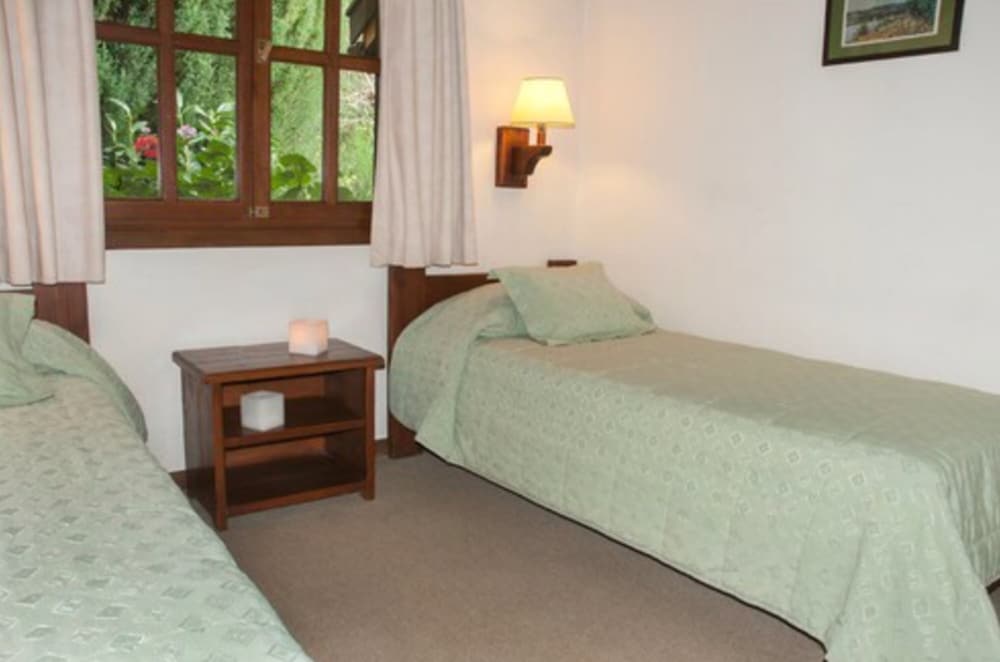PAILAHUE LODGE & CABANAS 16/80