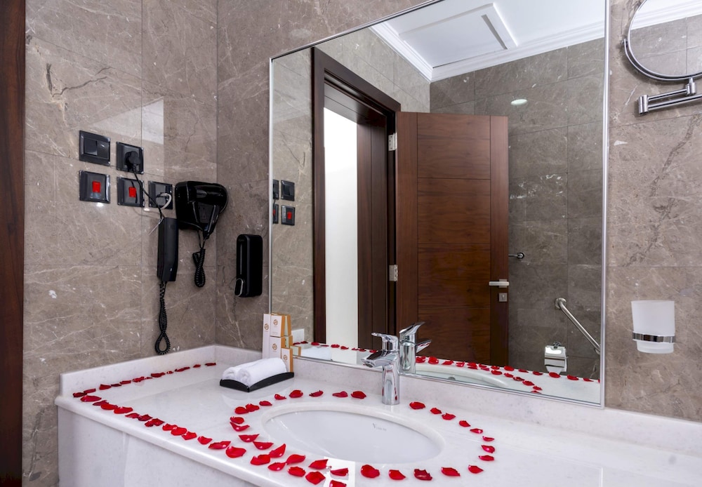 OYO 687 Sunday jeddah Hotel 60/60