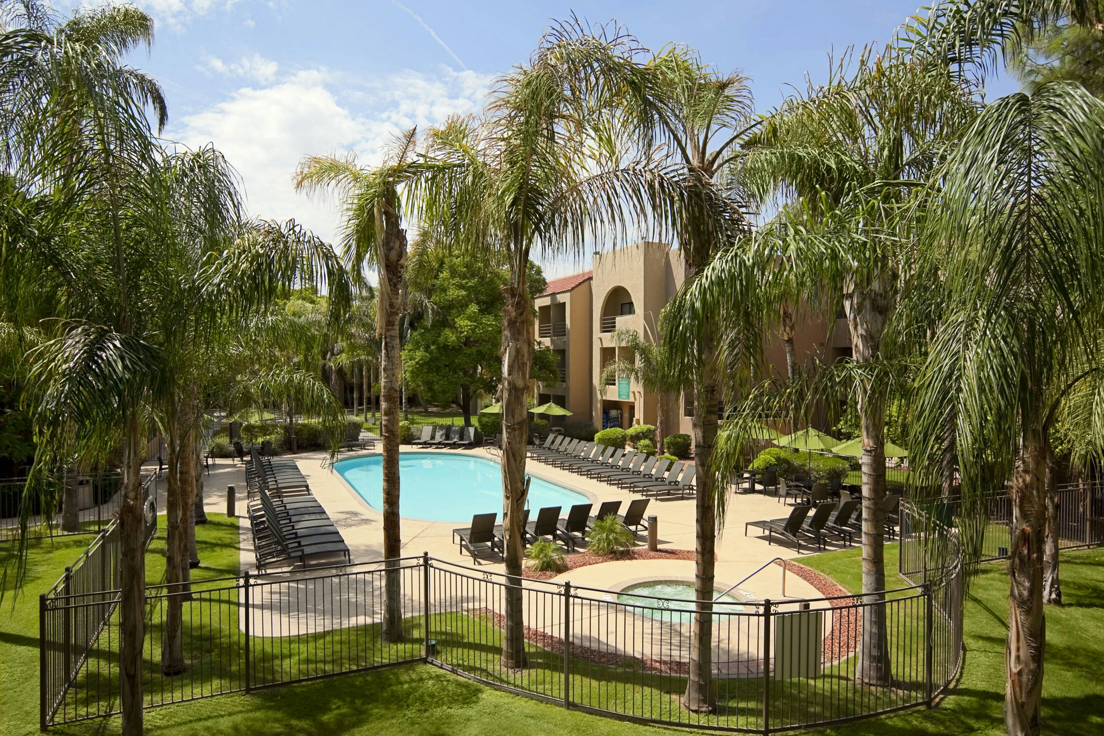 Embassy Suites by Hilton Phoenix Tempe 55/56