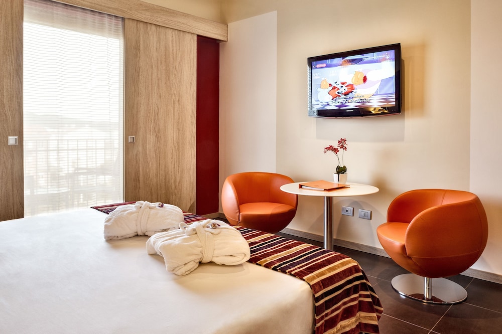 JAZZ HOTEL 48/64