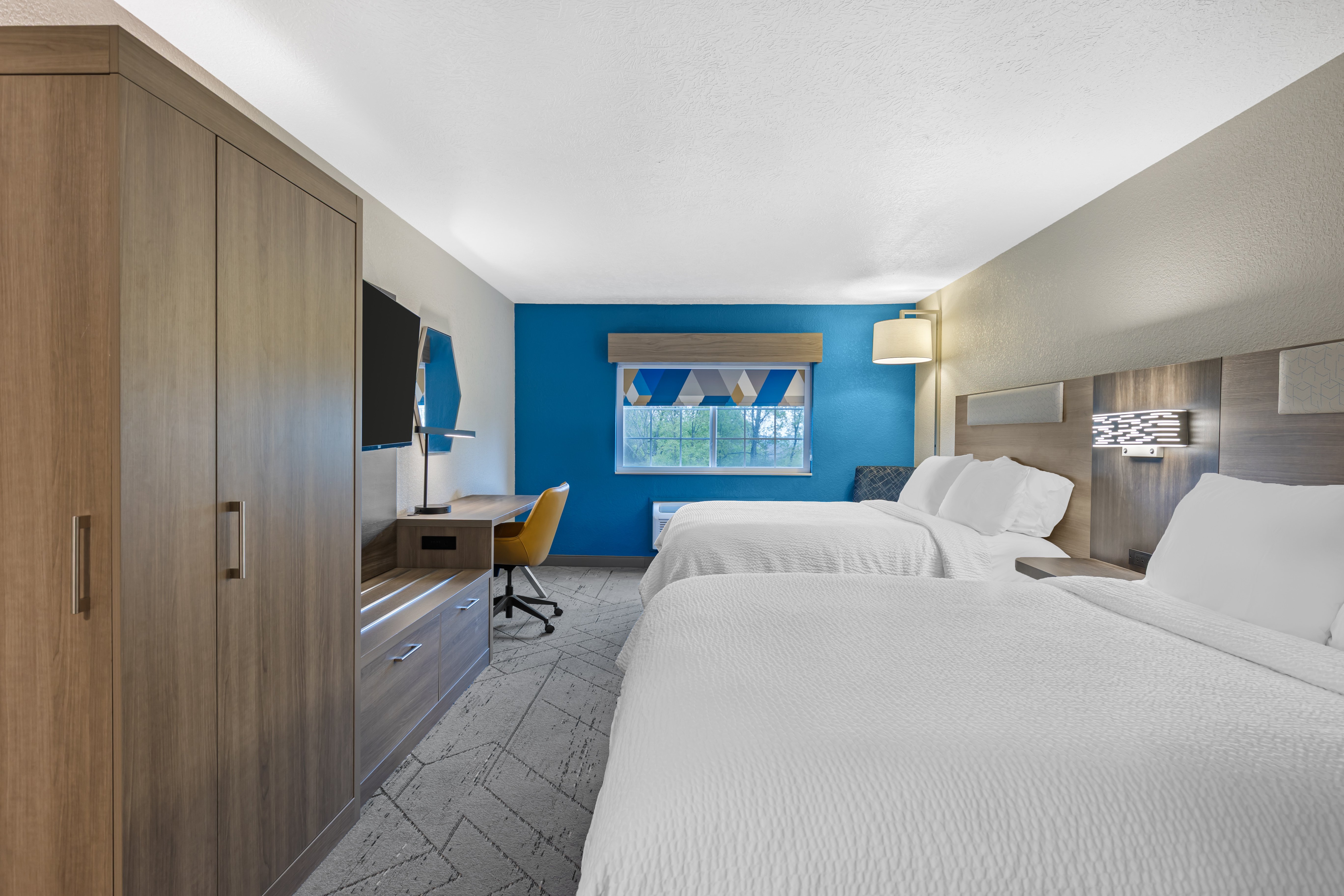 Holiday Inn Express Hotel Suites Charlotte 16/44