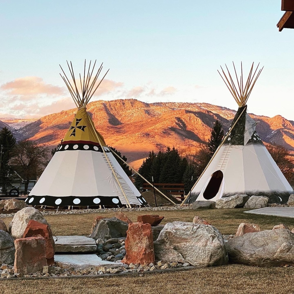 Compass Rose Lodge 22/25