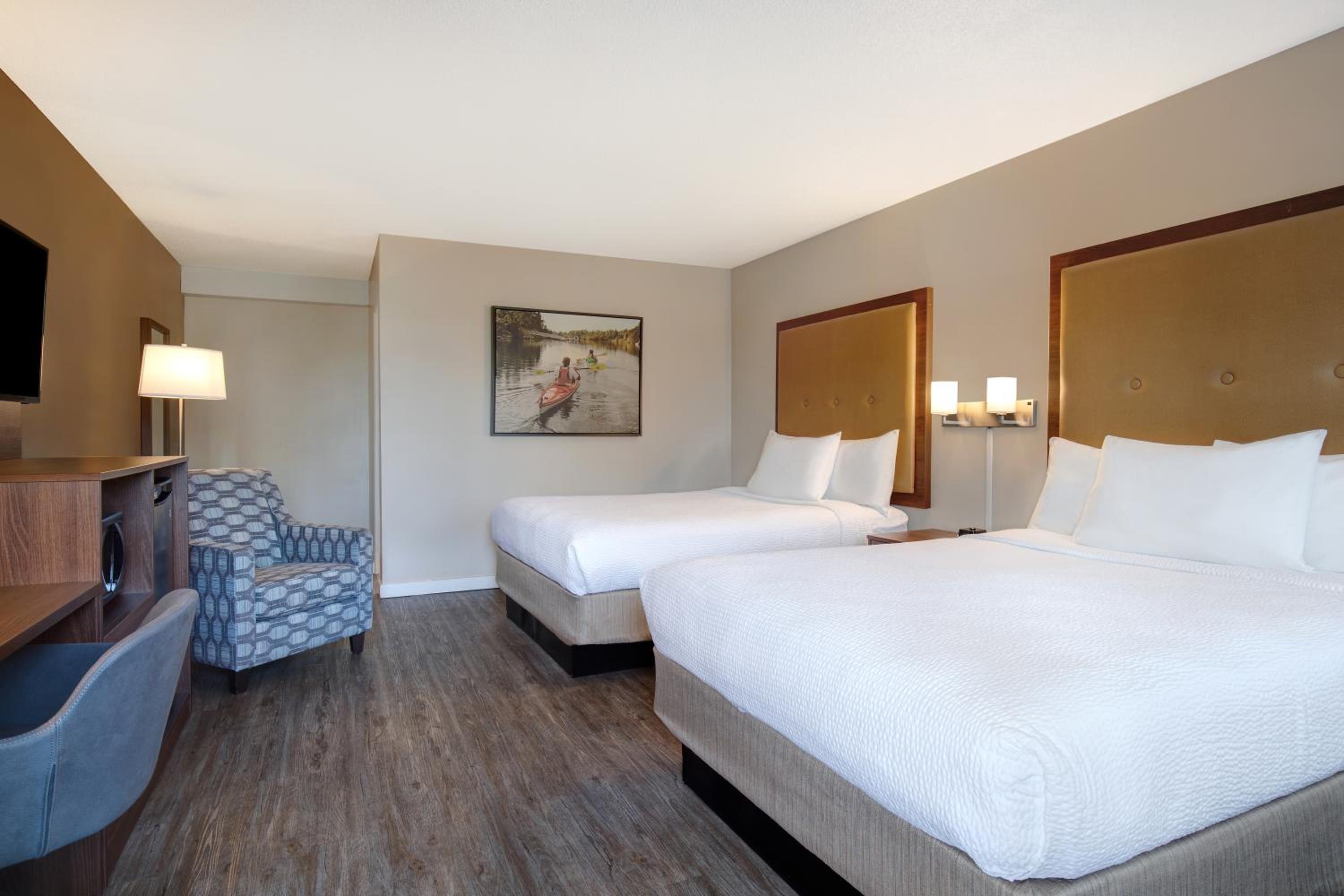 Room, King Bed, 2 Queen Beds, Partial View
