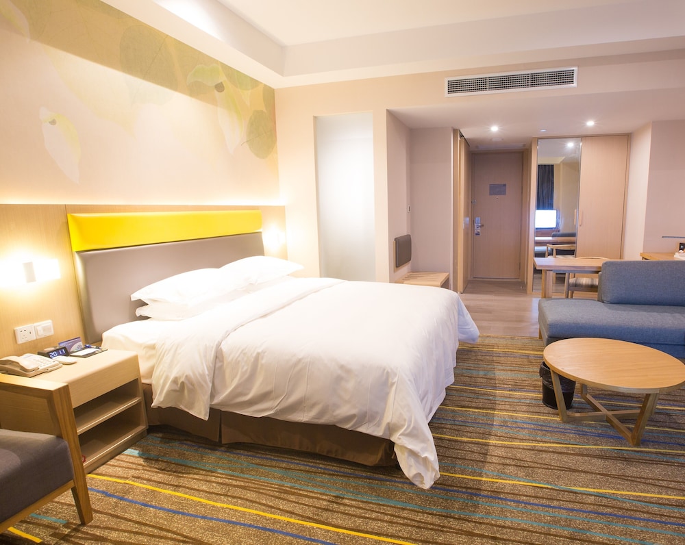 HOLIDAY INN EXPRESS EMEI MOUNTAIN 13/69