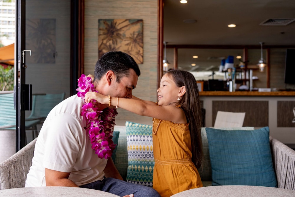 OUTRIGGER Waikiki Beach Resort 15/88