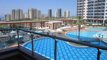Azura Park Tourism Complex 4/75