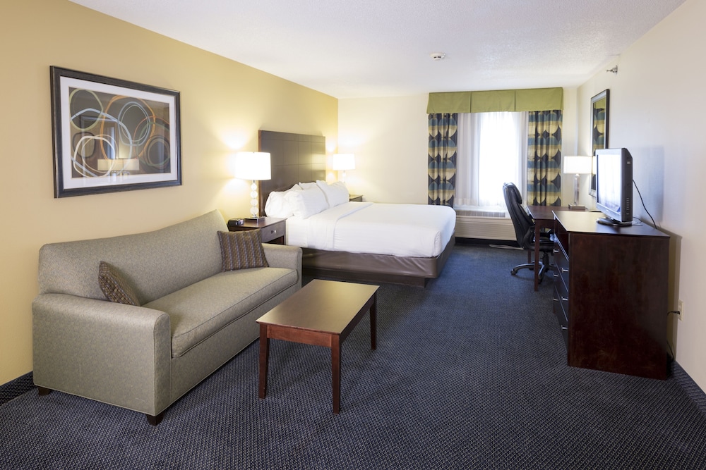 Holiday Inn Express Suites St Joseph 44/69