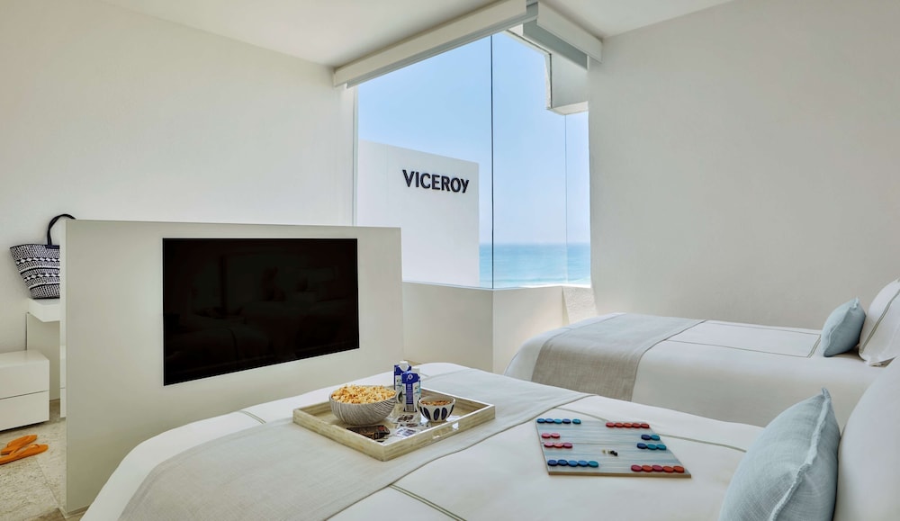 2 Bedrooms, Suite, 1 King and 2 Double Beds, Ocean View, Butler