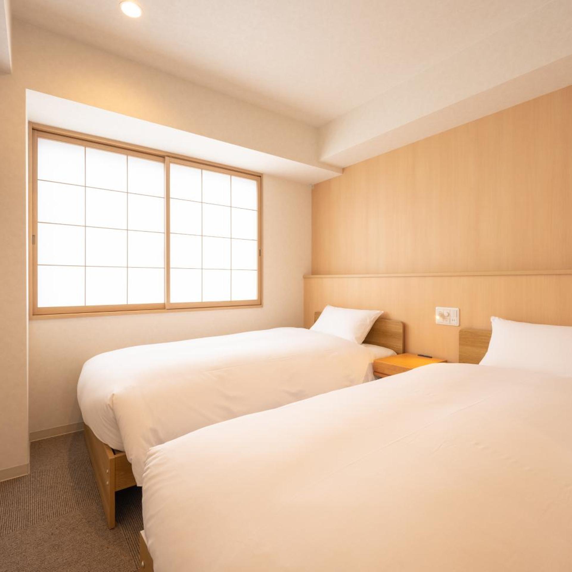Standard, Twin Beds