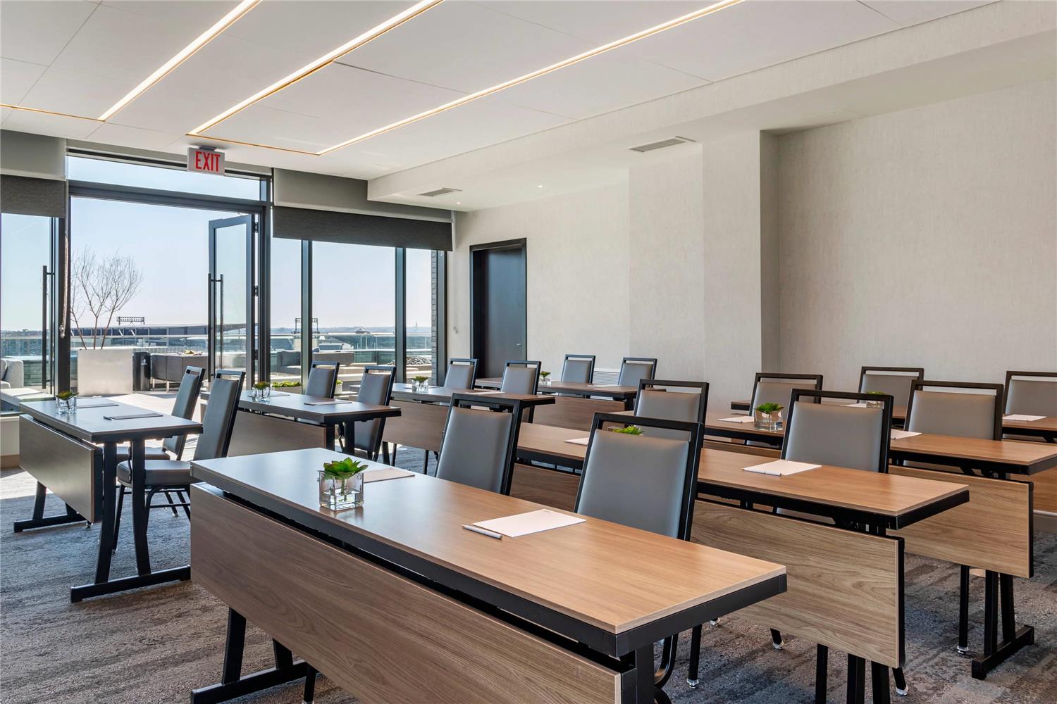 Cambria Hotel Washington D.C. Navy Yard Riverfront 26/34