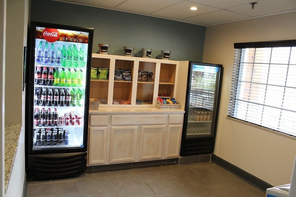 Country Inn & Suites by Radisson, Charlotte I-85 Airport, NC 13/47
