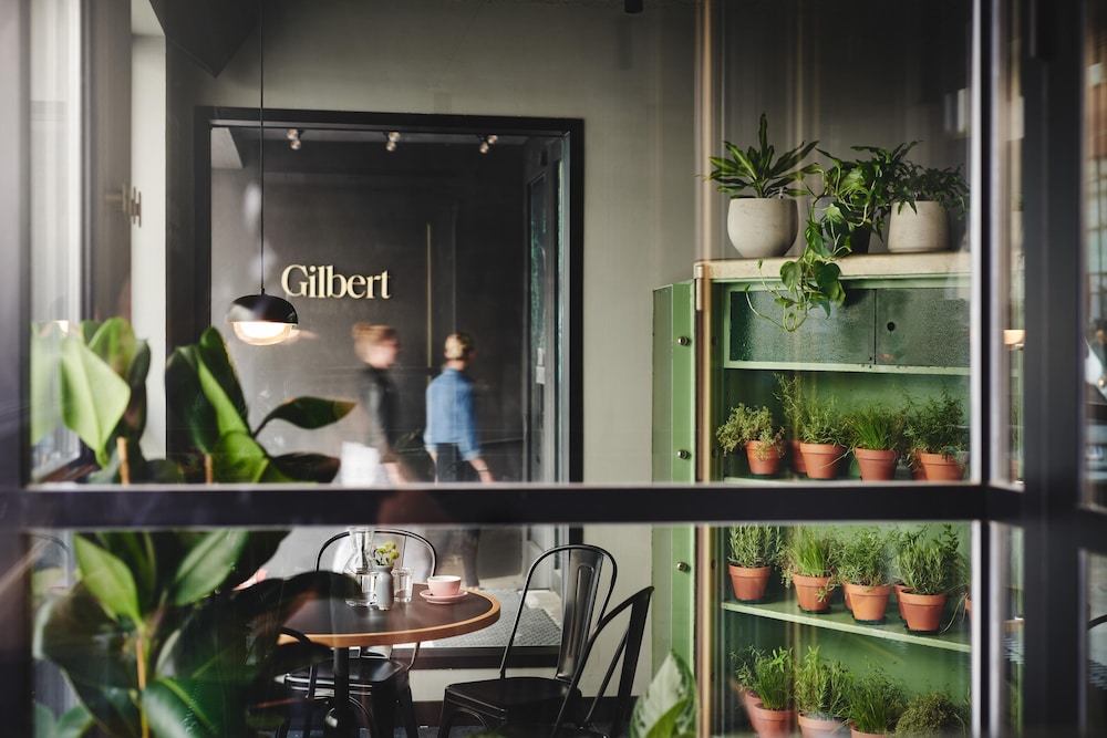 Hotel Gilbert 7/66