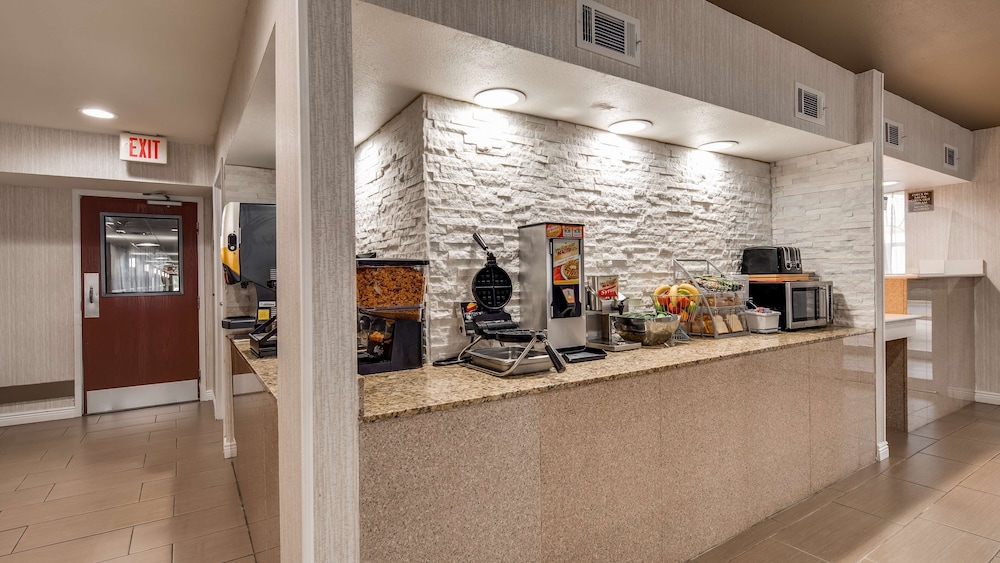 Surestay Hotel By Best Western Alexandria Airport 11/36