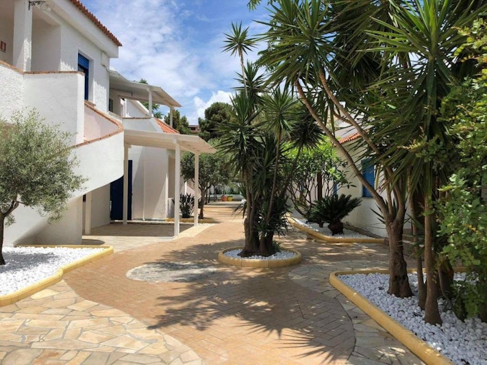 Regent Beach Hotel & Apartments 28/38