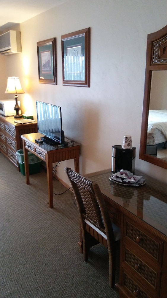 Lodge at Leathem Smith 37/61