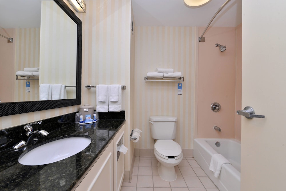 Fairfield Inn Suites Hickory 37/40