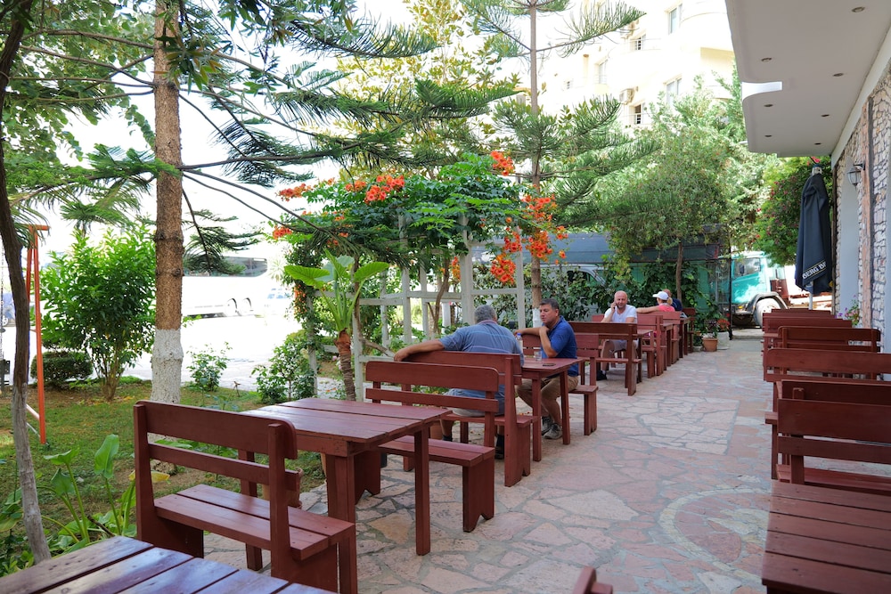 Hotel Rixhi 52/69