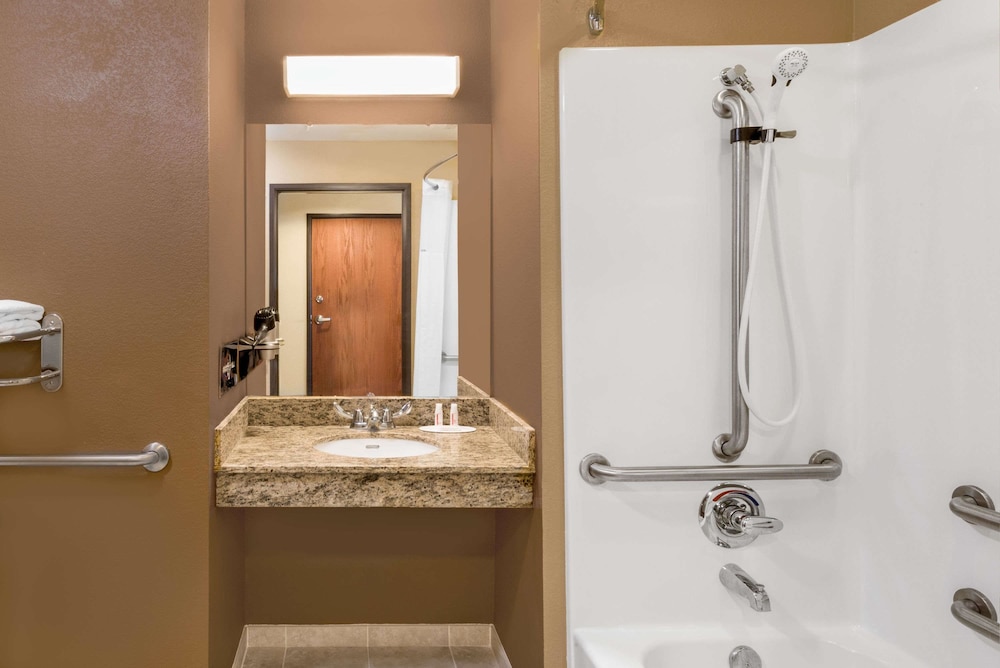 Microtel Inn Suites By Wyndham Midland 16/36