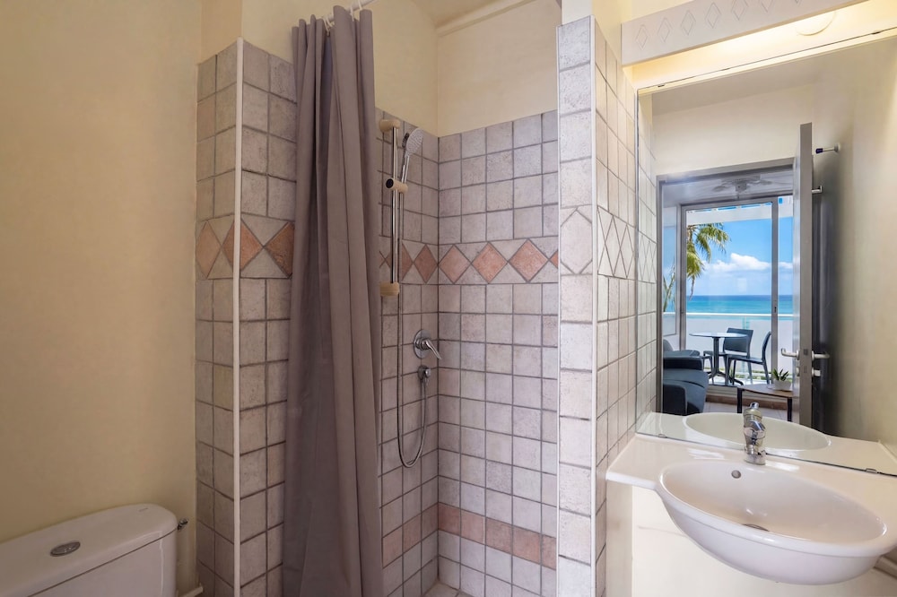 1 Bedroom, Superior, Twin Beds, Sea View, 2 Bathrooms, Sofa، Karibea Resort Sainte Luce Residence Caribia 9/10