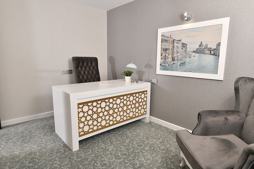 Guvenay Business Hotel 12/66