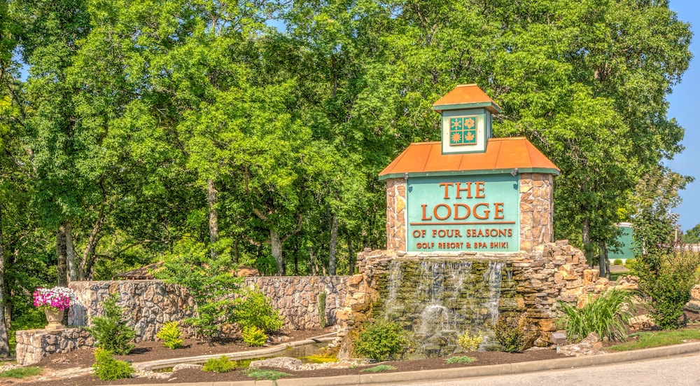 Lodge of Four Seasons Golf Resort Marina Spa 4/66